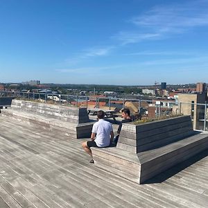 Modern Central Apt With Rooftop, Privat Balcony, & Free Parking,Next To Aarhus Attractions